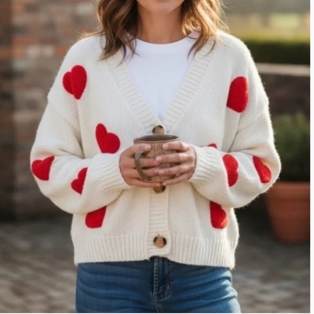 Luna Ivy | Anthropologie red 3D hearts cream knit cardigan sweater Size Medium